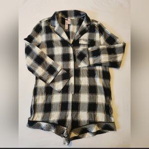Great condition Victoria's Secret PJs with belt